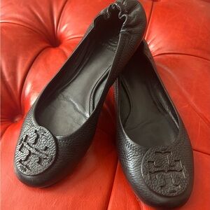 Pebbled Leather Black Tory Burch Reva Flats